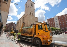 Trabajos en el primer tramo de la calle Burgos, junto a San Lázaro.