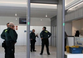 Control de acceso en el nuevo Palacio de Justicia de Segovia que reúne las sedes judiciales que antes estaban dispersas.