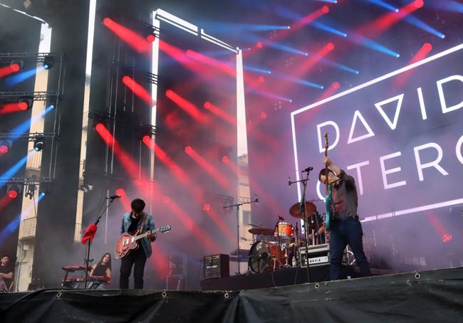 David Otero, durante el concierto en la Plaza Mayor.