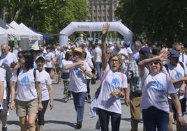 Participantes en la marcha por la diabetes en Valladolid, este domingo.