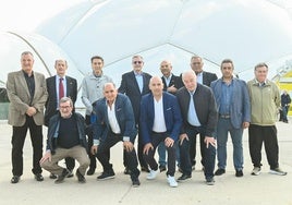 De izquierda a derecha y de pie Gail, Minguela, Moré, Ramón Martínez, Fernando Redondo, García Navajas, Jorge y Franagan. Agachados, de izquierda a derecha, Santiago Llorente, Duque, Luismi Quintana y Aramayo