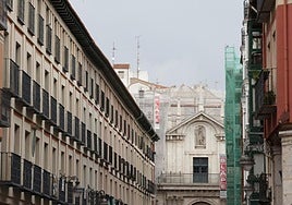 Cielos cubiertos sobre la iglesia de la Vera Cruz.