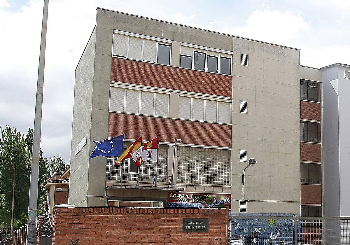 Fachada del colegio Tello Téllez, uno de los centros que acogen el programa en Palencia.