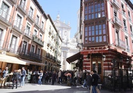 Calle Cascajares de Valladolid, donde se ubican dos de los negocios hosteleros recomendados por los mejores chefs del país.