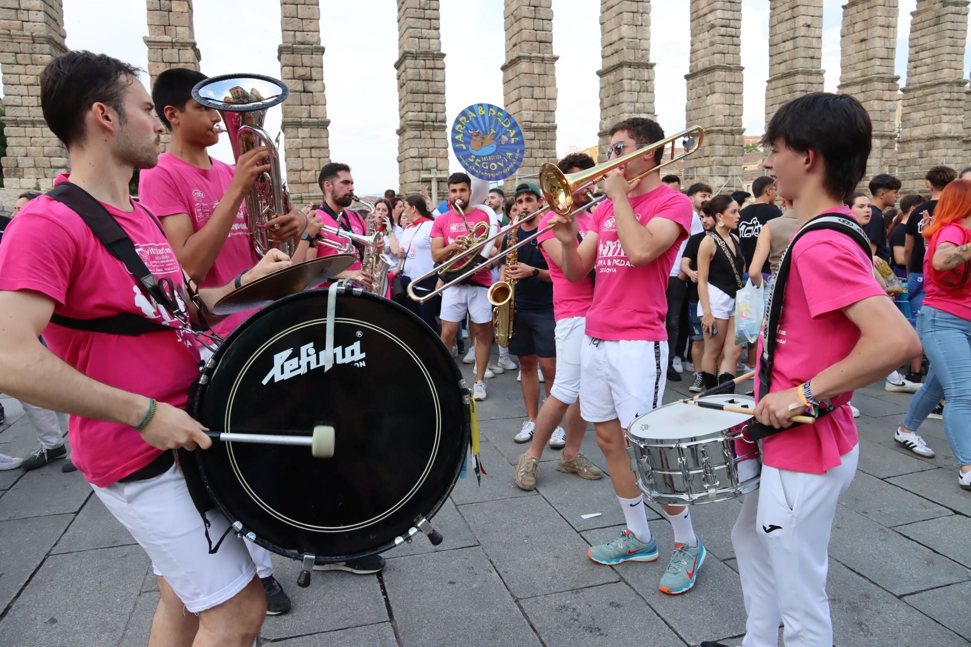 Fotografías de la concentración de peñas y charangas en Segovia