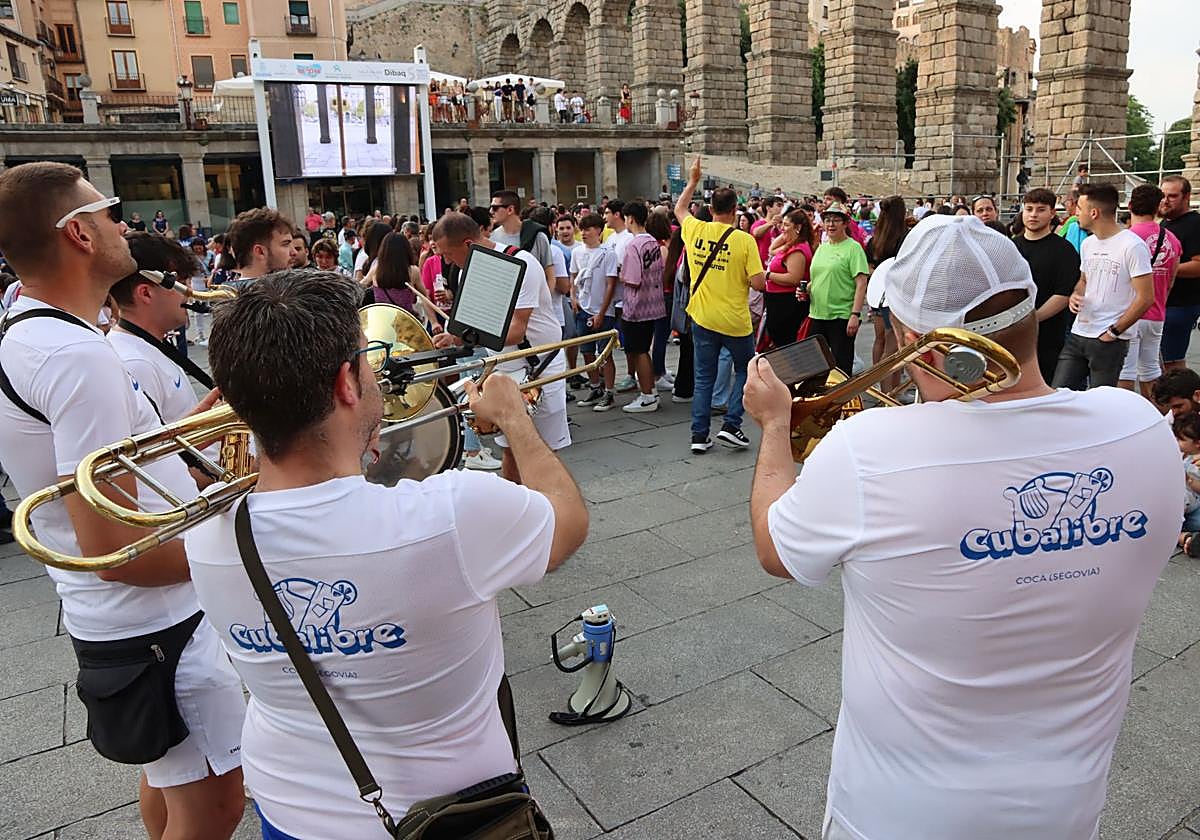 Fotografías de la concentración de peñas y charangas en Segovia