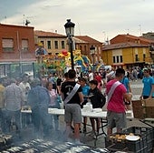 Los vecinos de Villalón de Campos degustan 3.500 sardinas