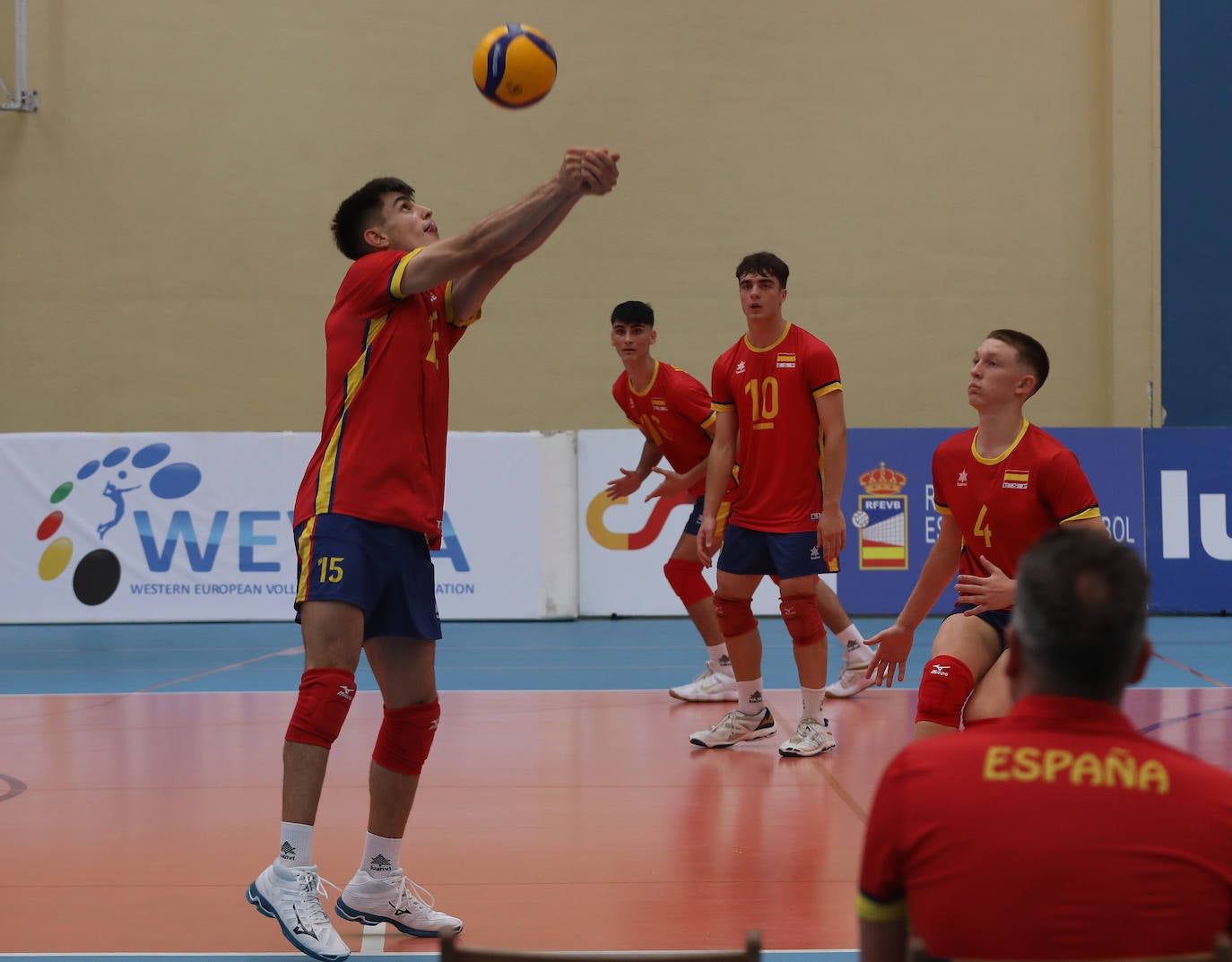 La selección española de voleibol se impone a Portugal en Palencia