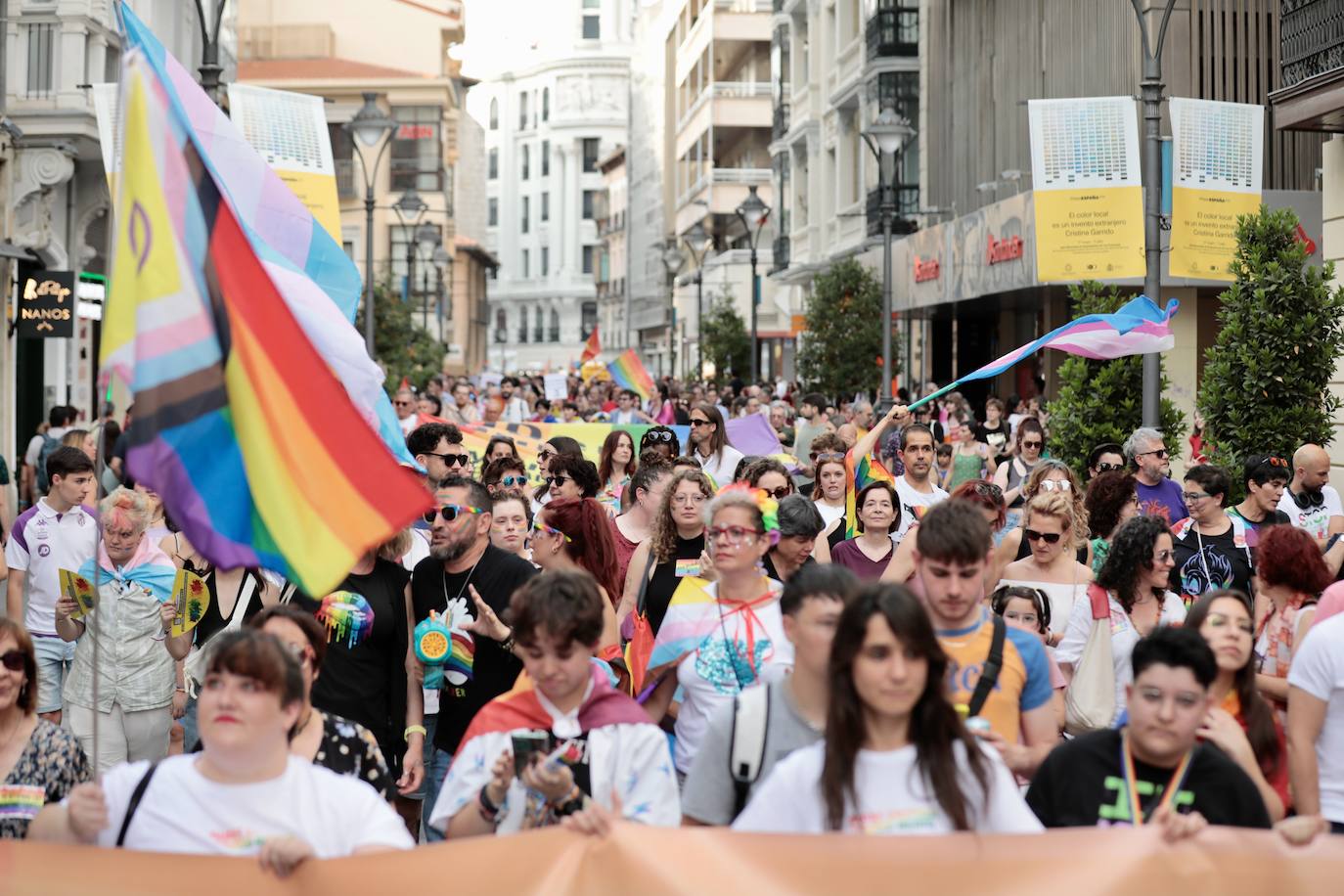 Las imágenes de la manifestación del Orgullo LGTBI+ en Valladolid