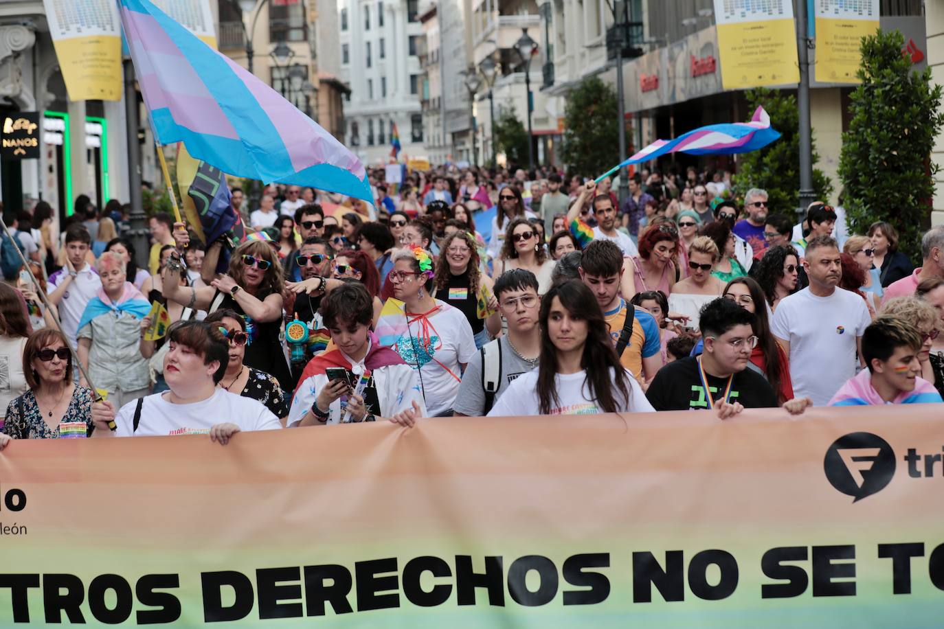 Las imágenes de la manifestación del Orgullo LGTBI+ en Valladolid