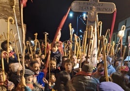 Procesión cívica de El Ole en la fiestas de San Telmo.