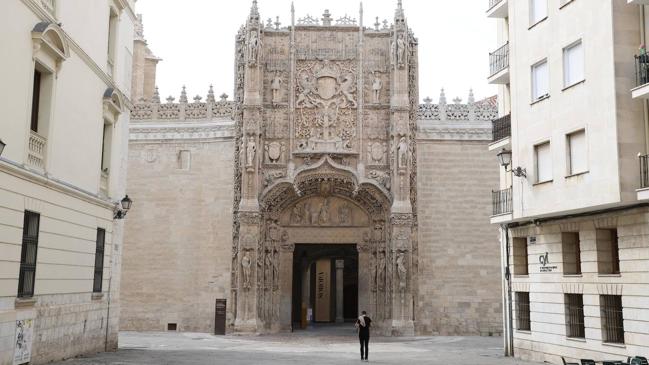 Imagen después - La fachada del Museo de Escultura vuelve a brillar ya libre de andamios