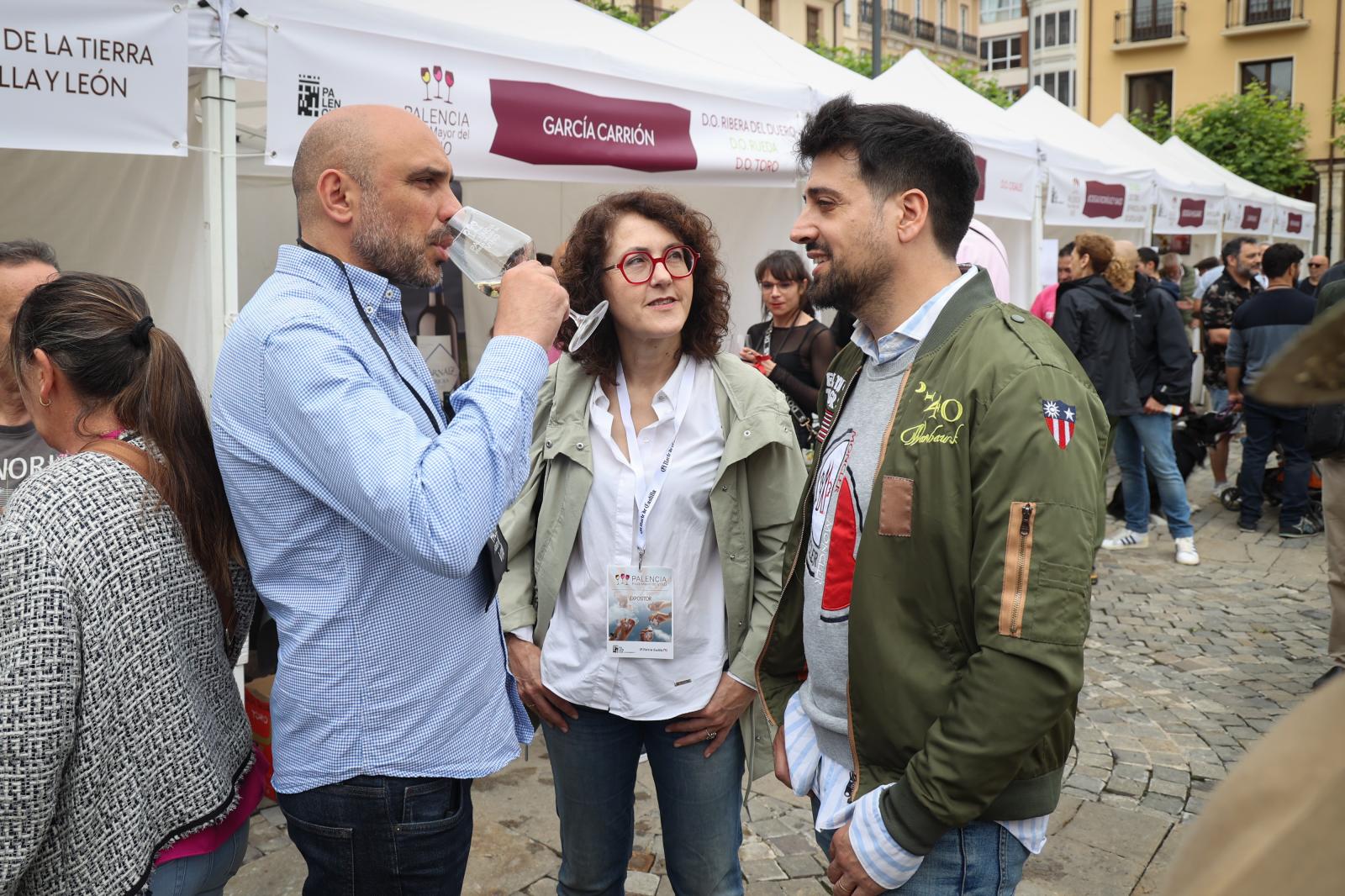 Asistentes a Palencia Plaza Mayor del Vino