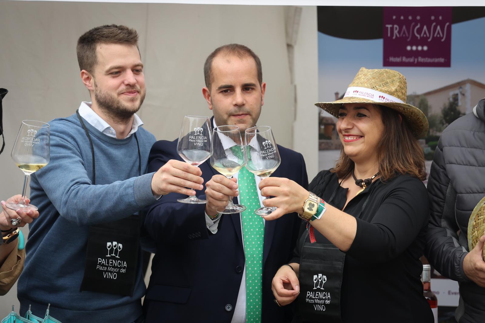 Asistentes a Palencia Plaza Mayor del Vino