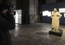 Una de las piezas de la exposición 'Venga tu reino', en la catedral.