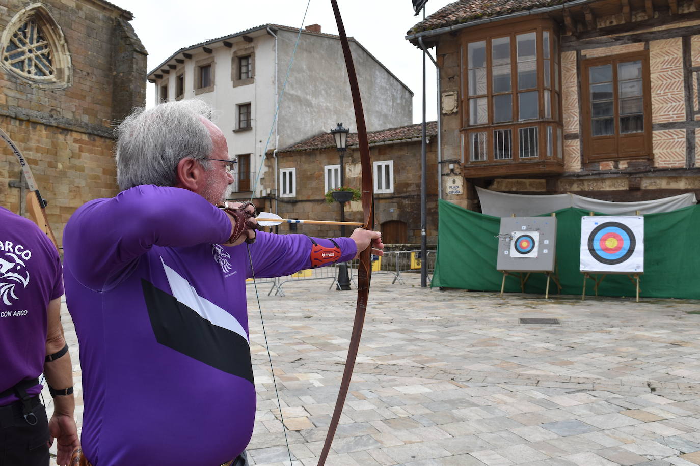 Las fiestas de Aguilar se despiden con una exhibición de tiro con arco