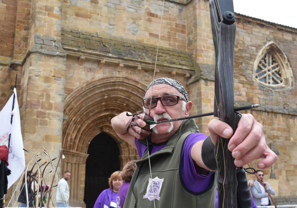 Las fiestas de Aguilar se despiden con una exhibición de tiro con arco