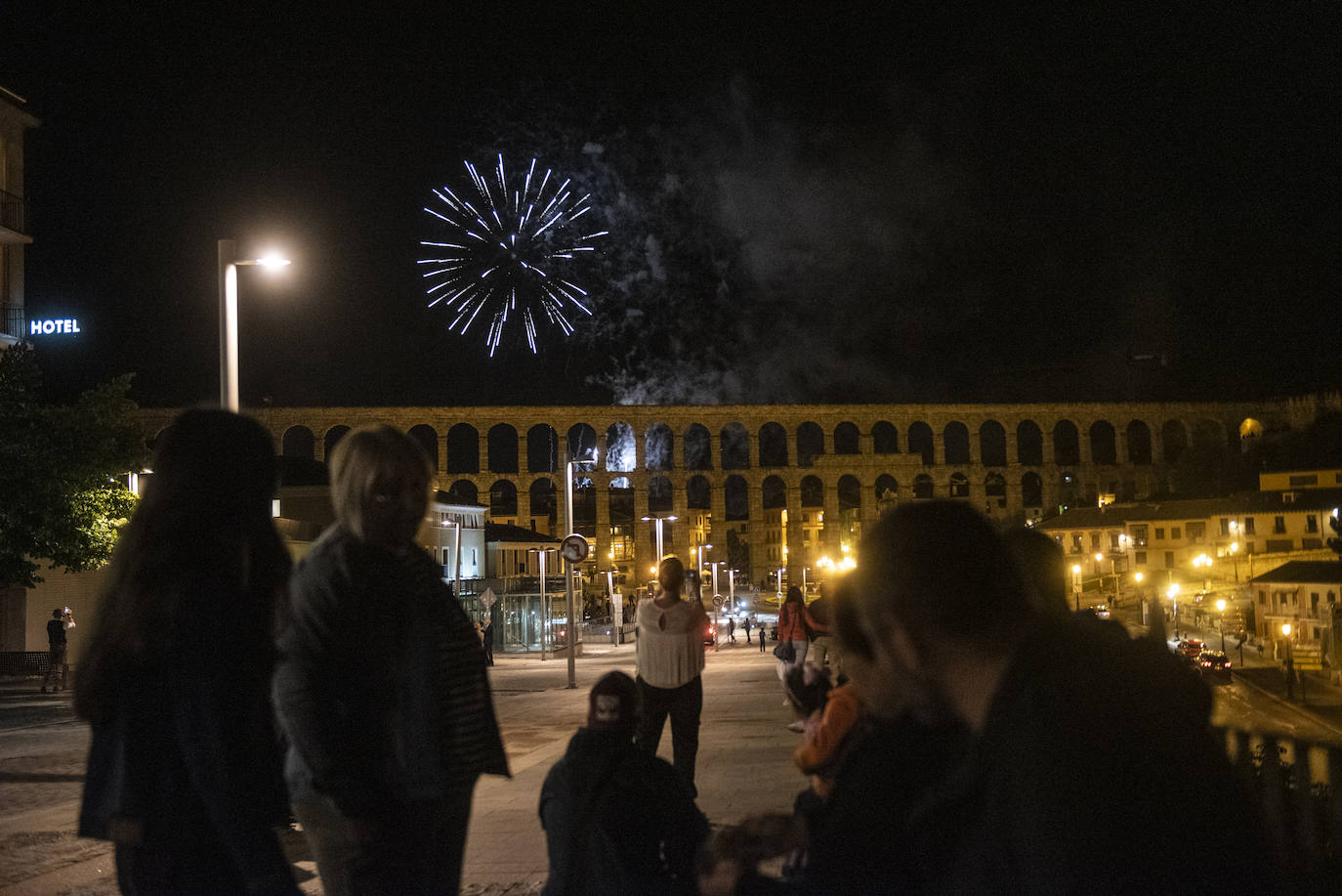 Los fuegos artificiales de Segovia, en imágenes