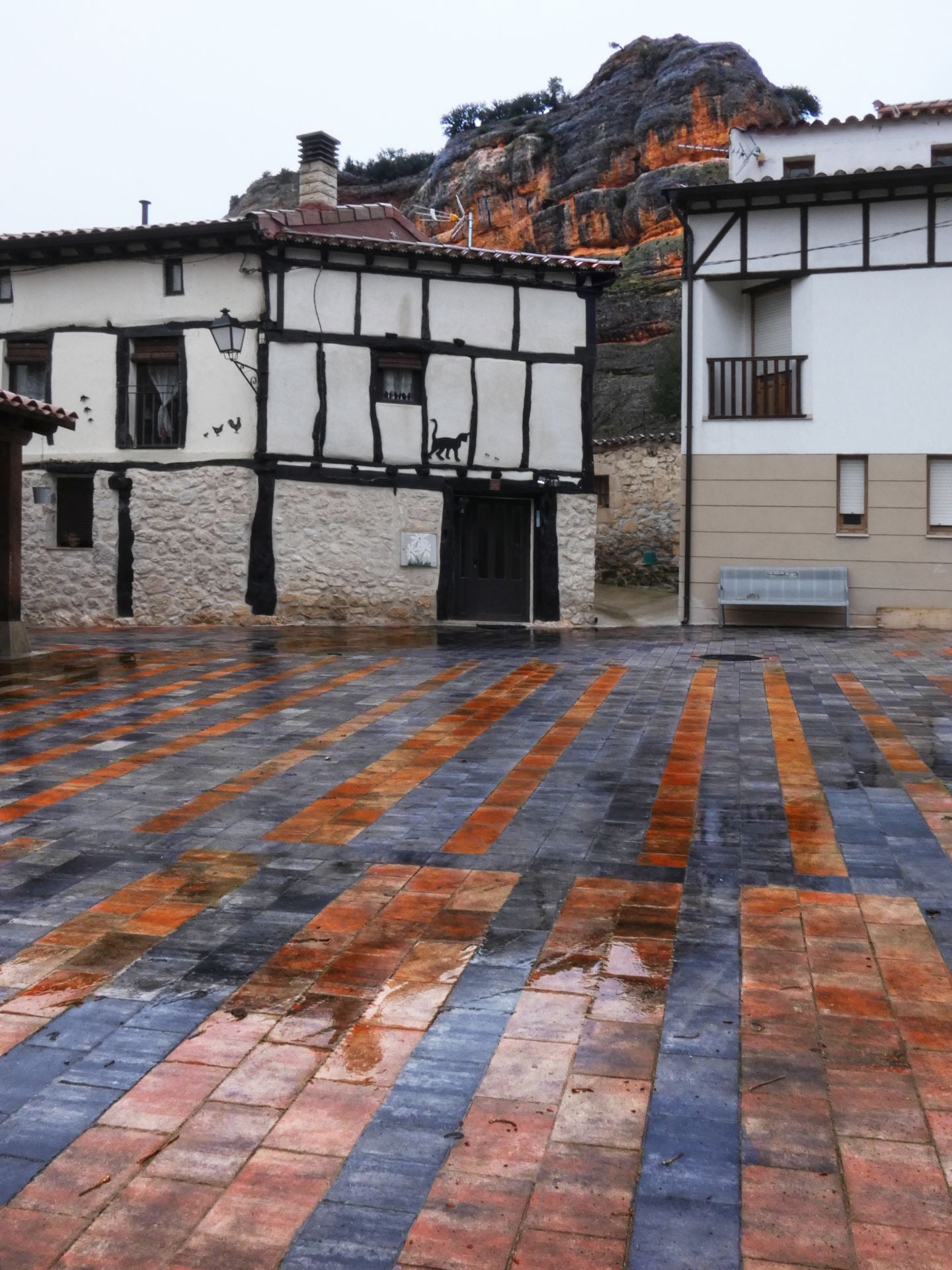 Pavimentación de la Calle Real de Covarrubias, de Javier Sánchez López. Accésit