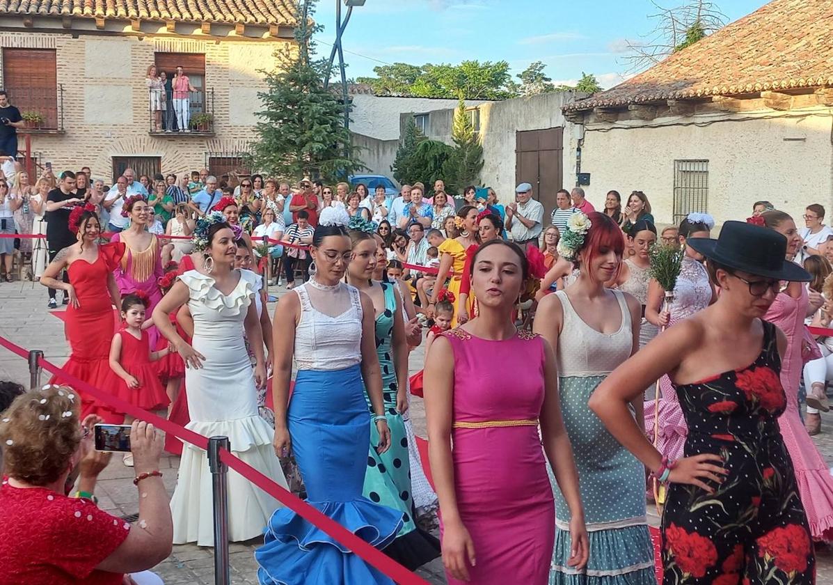 Un momento del desfile en Villanueva de Duero.