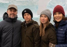 Los Reyes de Dinamarca con sus hijos el Príncipe Vincent y la Princesa Josephine.