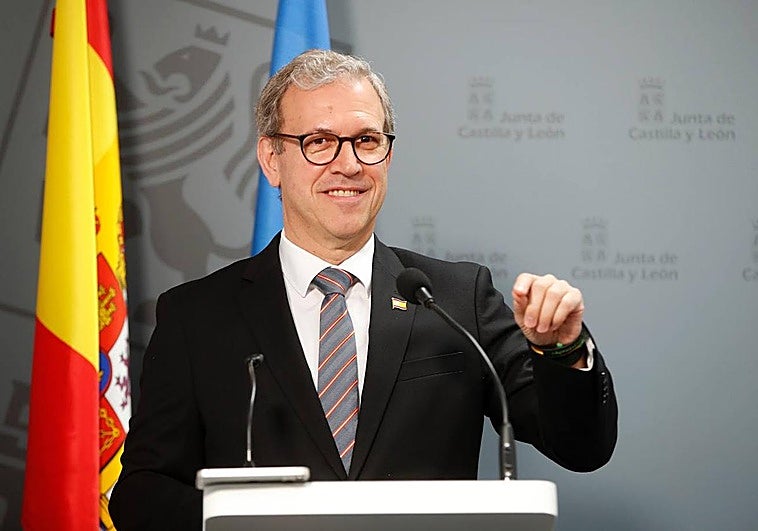 El consejero de Industria, Comercio y Empleo, Mariano Veganzones, en su comparecencia de hoy.