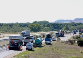 Labores de asfaltado en la Autovía del Duero