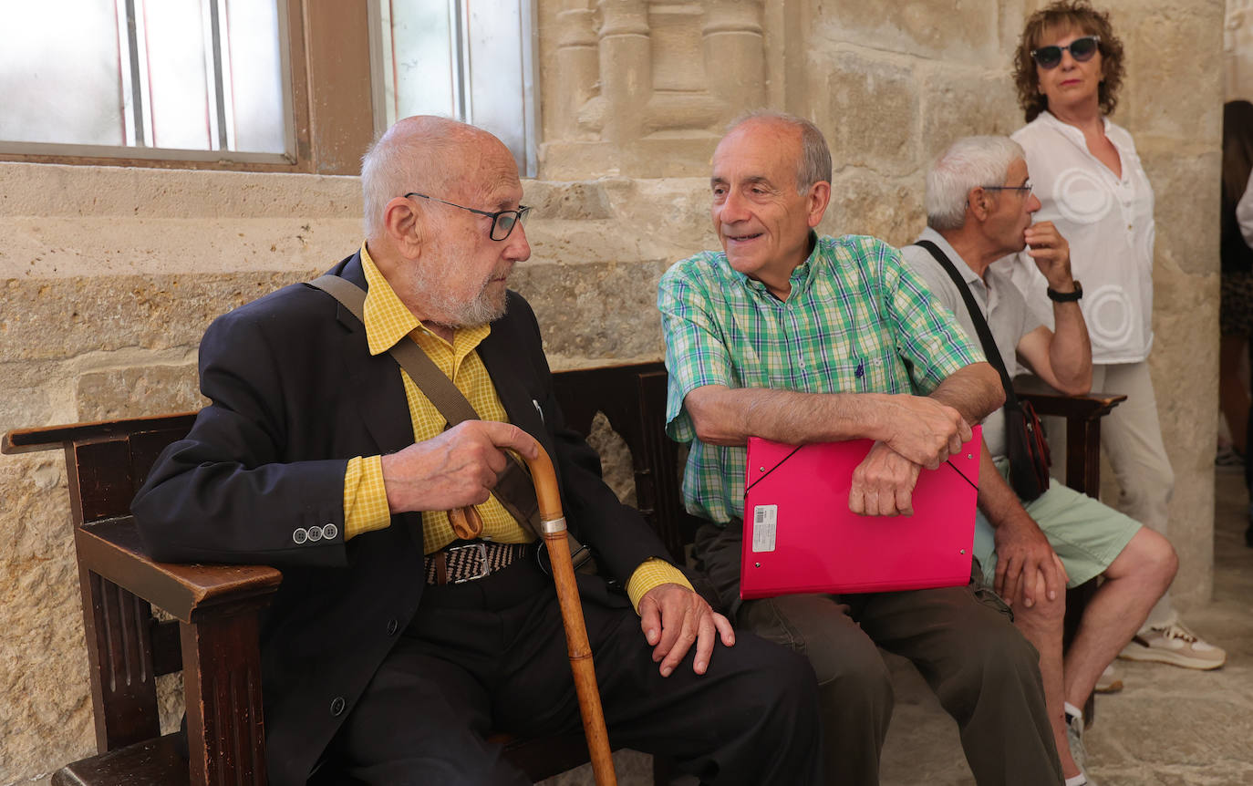 Veintisiete artistas palentinos exponen en el claustro de la Catedral