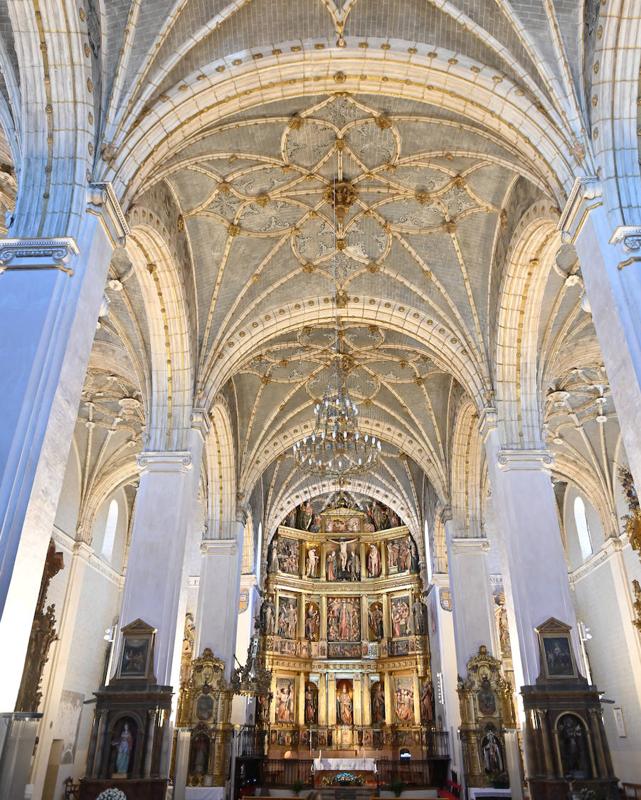 Retablo mayor de la iglesia de San Pedro.