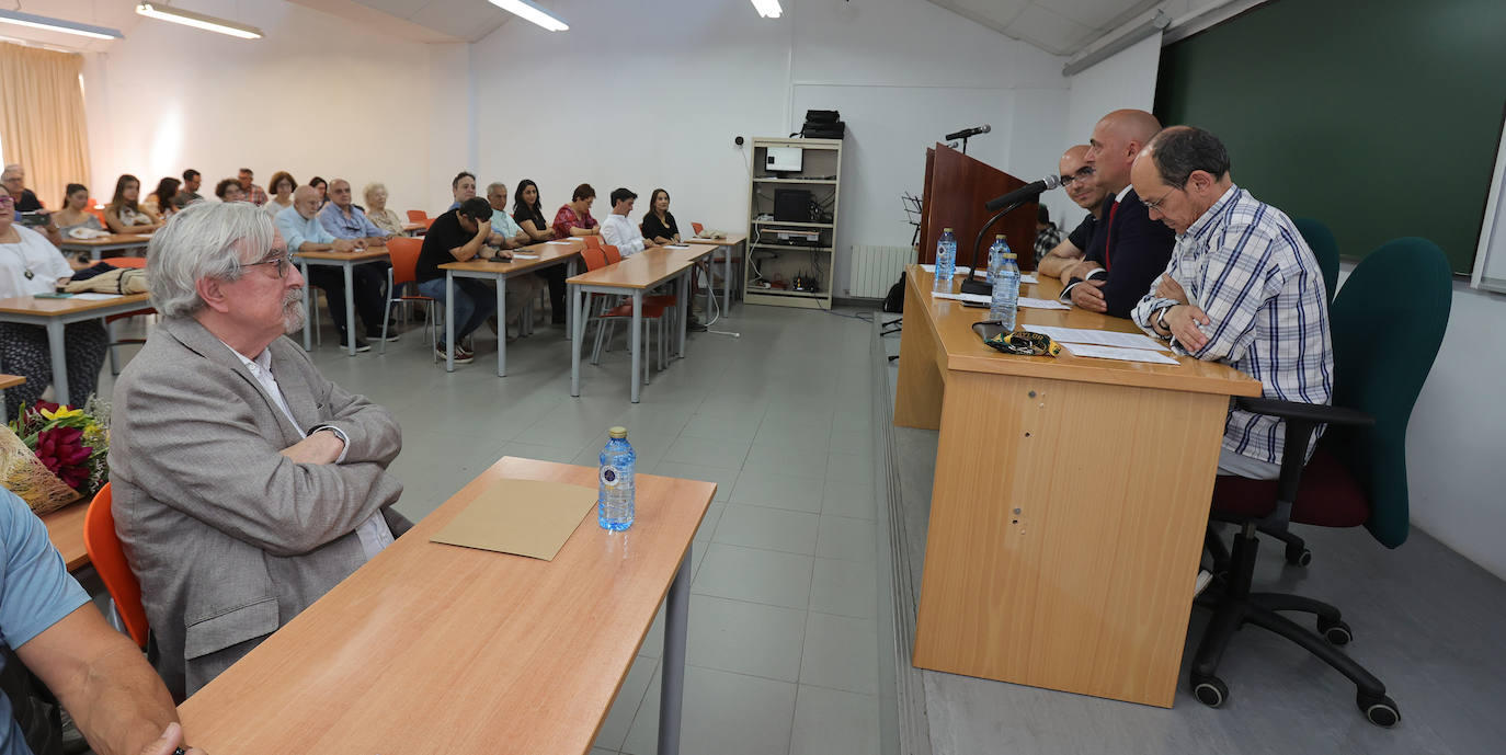 Homenaje a Enrique Delgado tras 47 años en el campus de Palencia