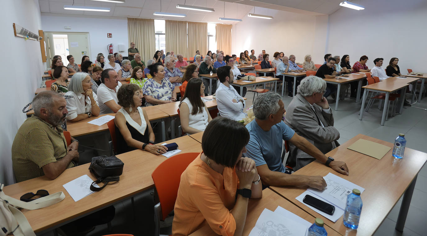 Homenaje a Enrique Delgado tras 47 años en el campus de Palencia