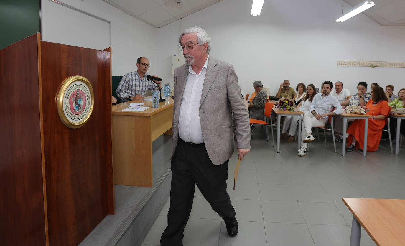 Homenaje a Enrique Delgado tras 47 años en el campus de Palencia