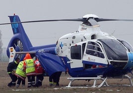 Imagen de archico de un helicóptero sanitario