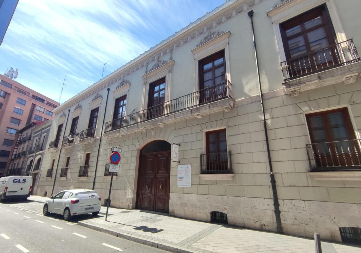 Exterior del Palacio del Marqués de Castromonte.