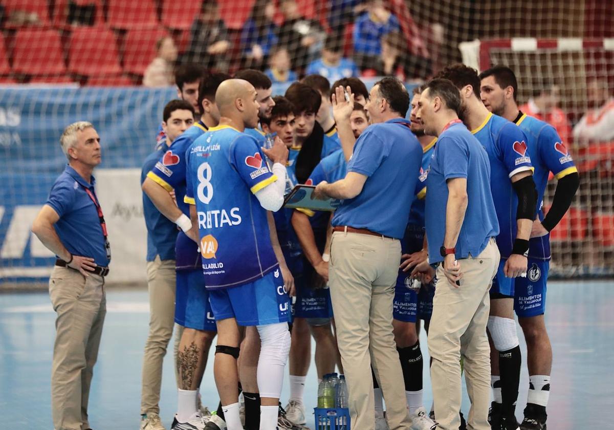 El equipo Recoletas Atlético Valladolid en uno de sus últimos partidos de la temporada pasada.