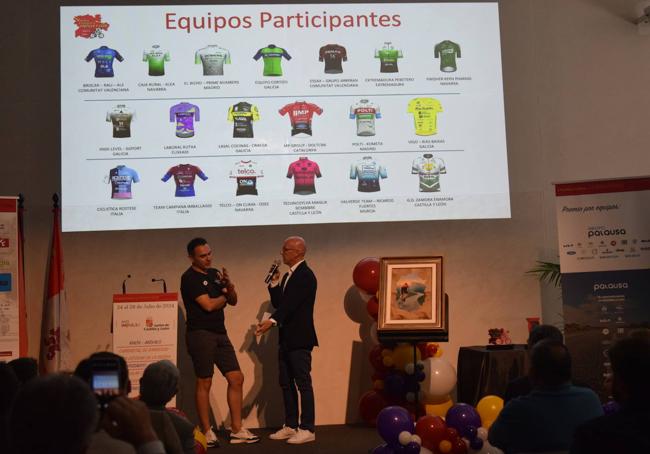 Presentación de los equipos participantes de la competición.