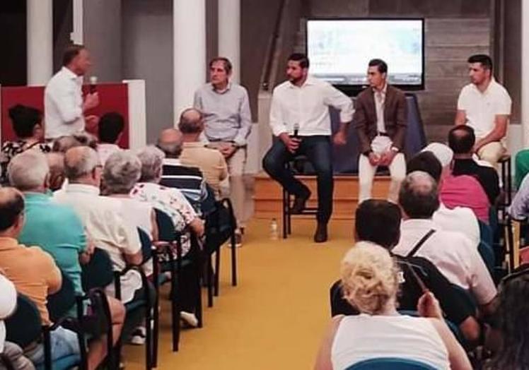 Acto de presentación de la feria taurina de Íscar, con algunos de sus protagonistas.