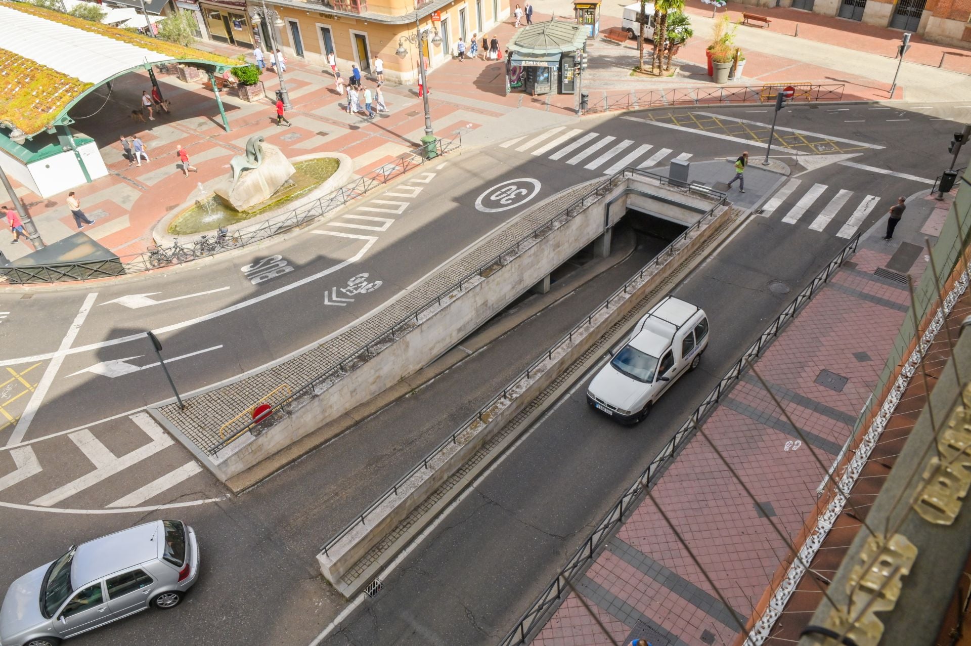 Plaza de España en imágenes, una centenaria ubicación comercial