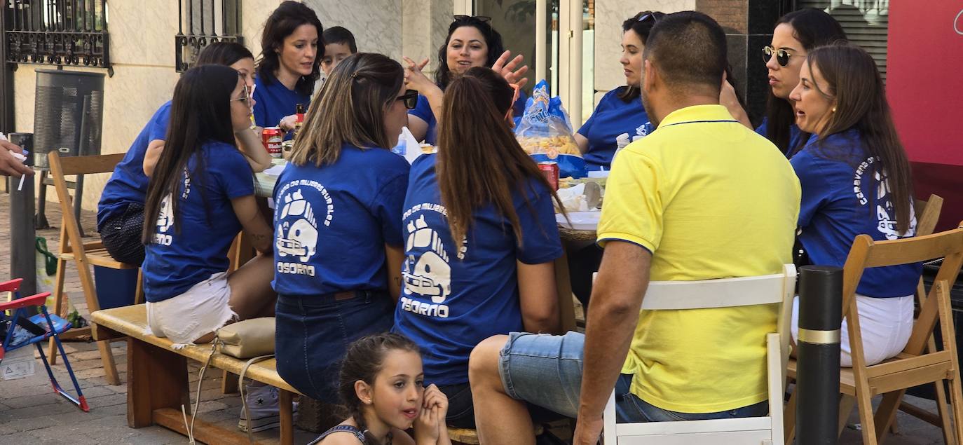 Las peñas animan las fiestas de Osorno