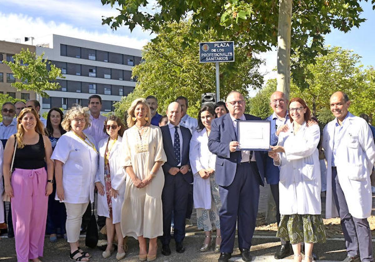 Inauguración plaza profesionales sanitarios.