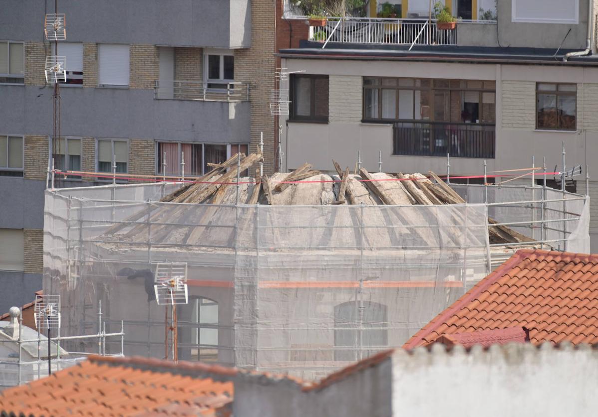 Estado de la cúpula de la iglesia de la Vera Cruz tras el derrumbe.