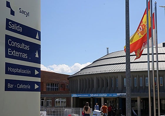 Acceso al Hospital General de Segovia.