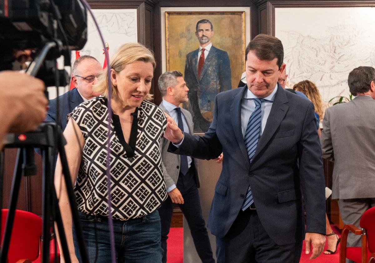 Mañueco con la consejera Isabel Blanco, ascendida a vicepresidenta.