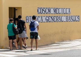 Exterior del centro sociocultural donde ocurrió el accidente que terminó con la vida de la menor.