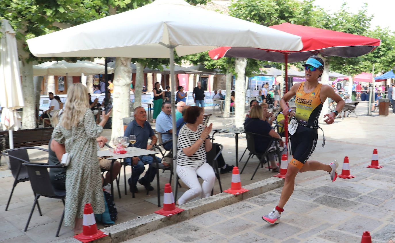 160 deportistas participan en el XXV Triatlón de Astudillo