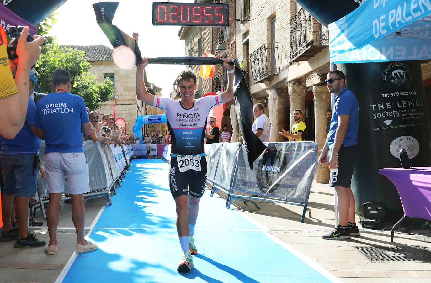 160 deportistas participan en el XXV Triatlón de Astudillo