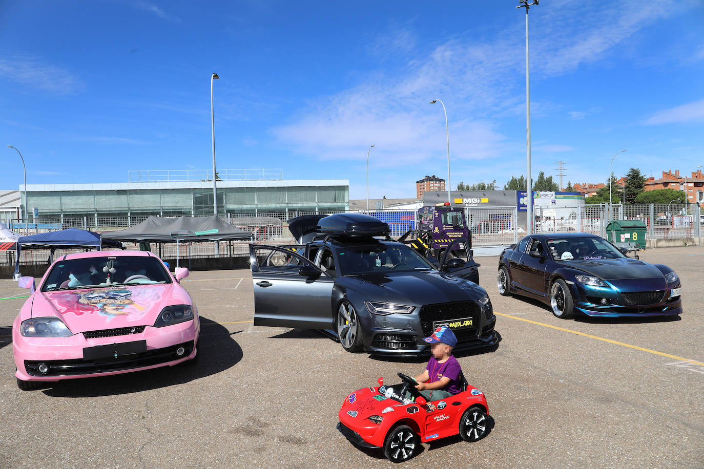 Los coches tuning conquistan las calles de Palencia