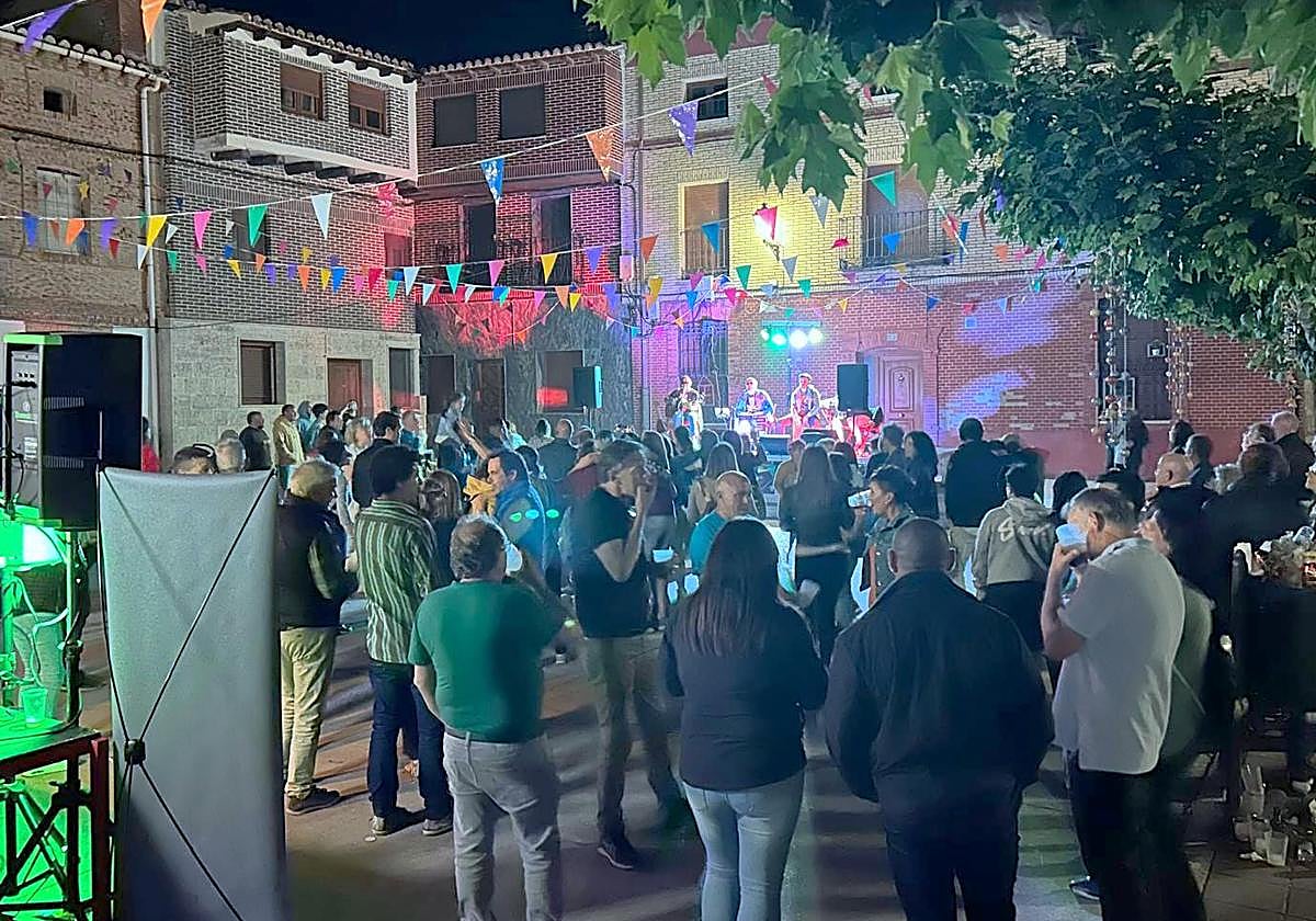 Público asistente al Festival Potroso de Villamediana.