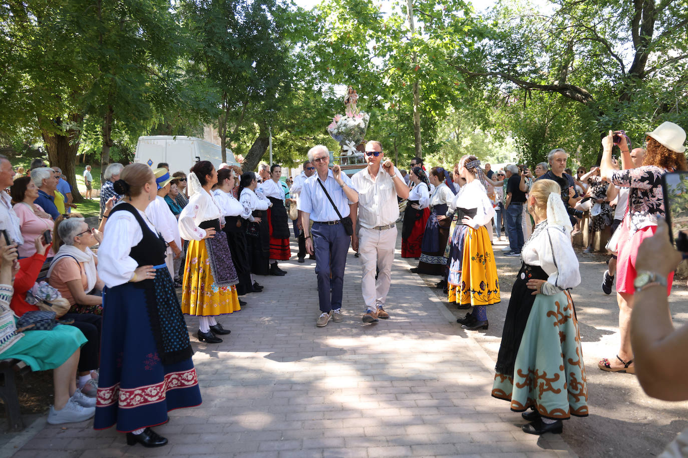 Misa y procesión en honor a la Virgen del Carmen en Valladolid