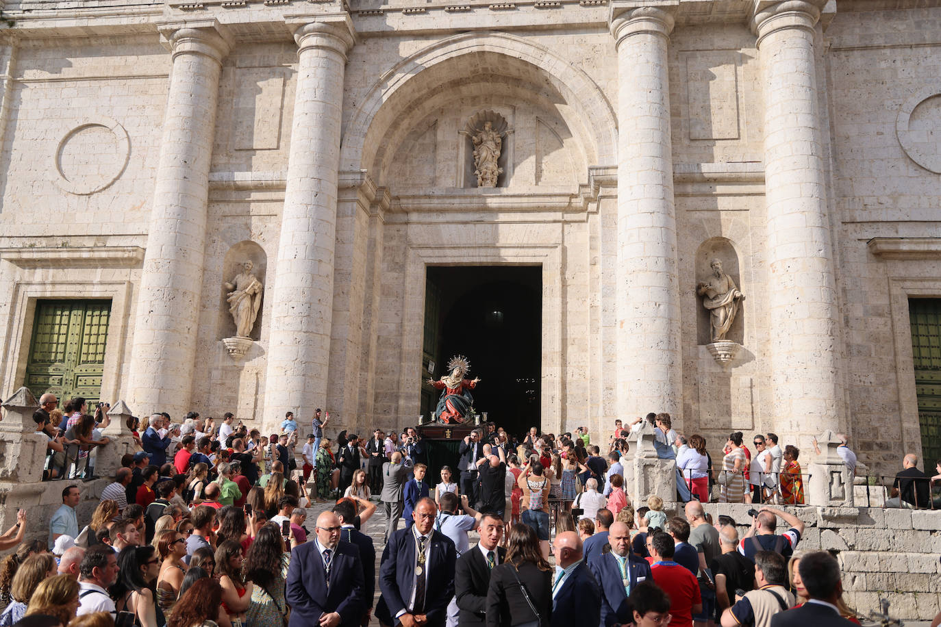 Las imágenes de la misa y procesión de la Virgen de la Vera Cruz